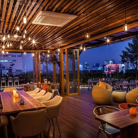 Metro Pratunam Boutique Hotel Бангкок Екстер'єр фото